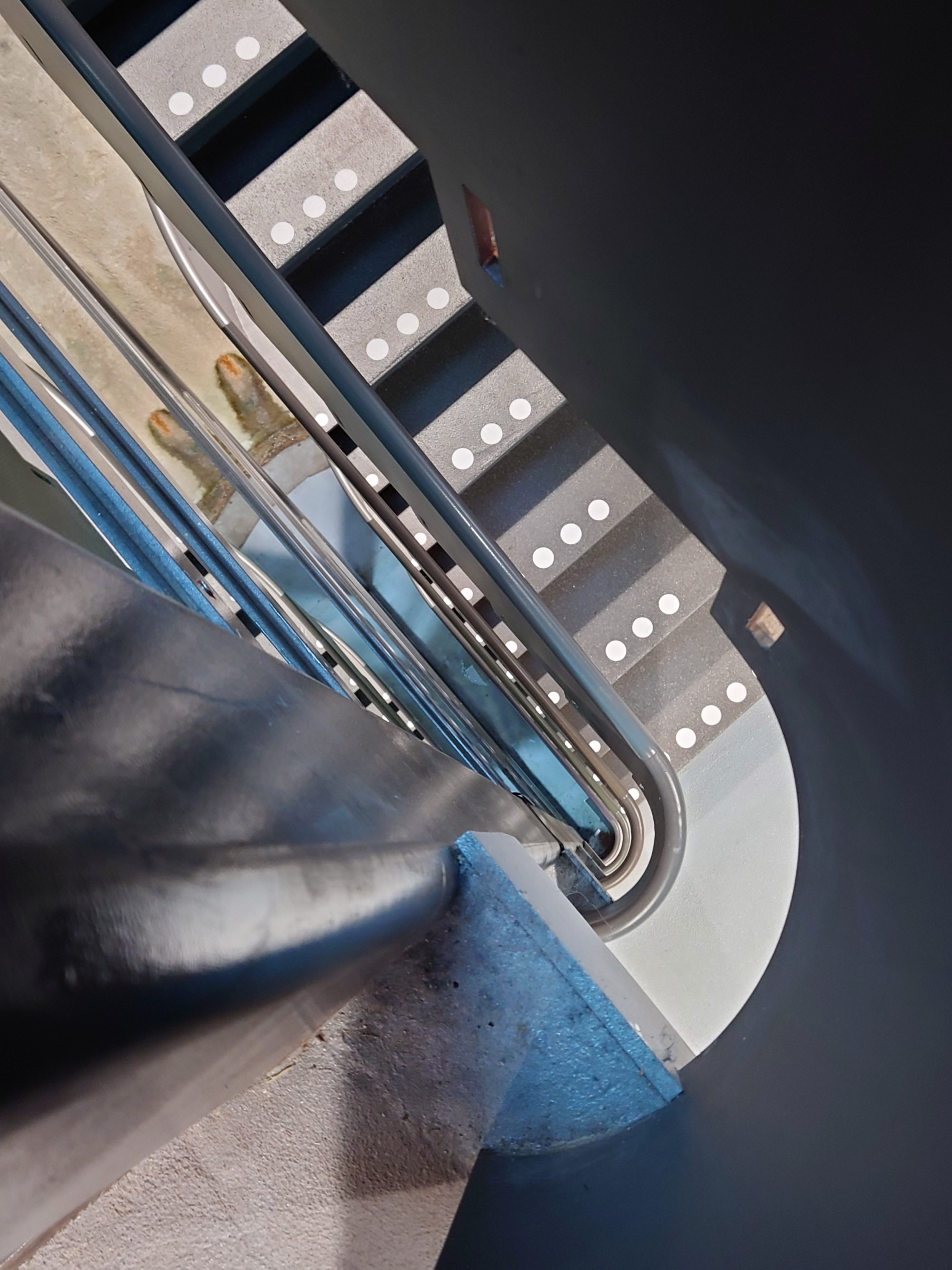Emergency Stairwell (photo: LzzzB)