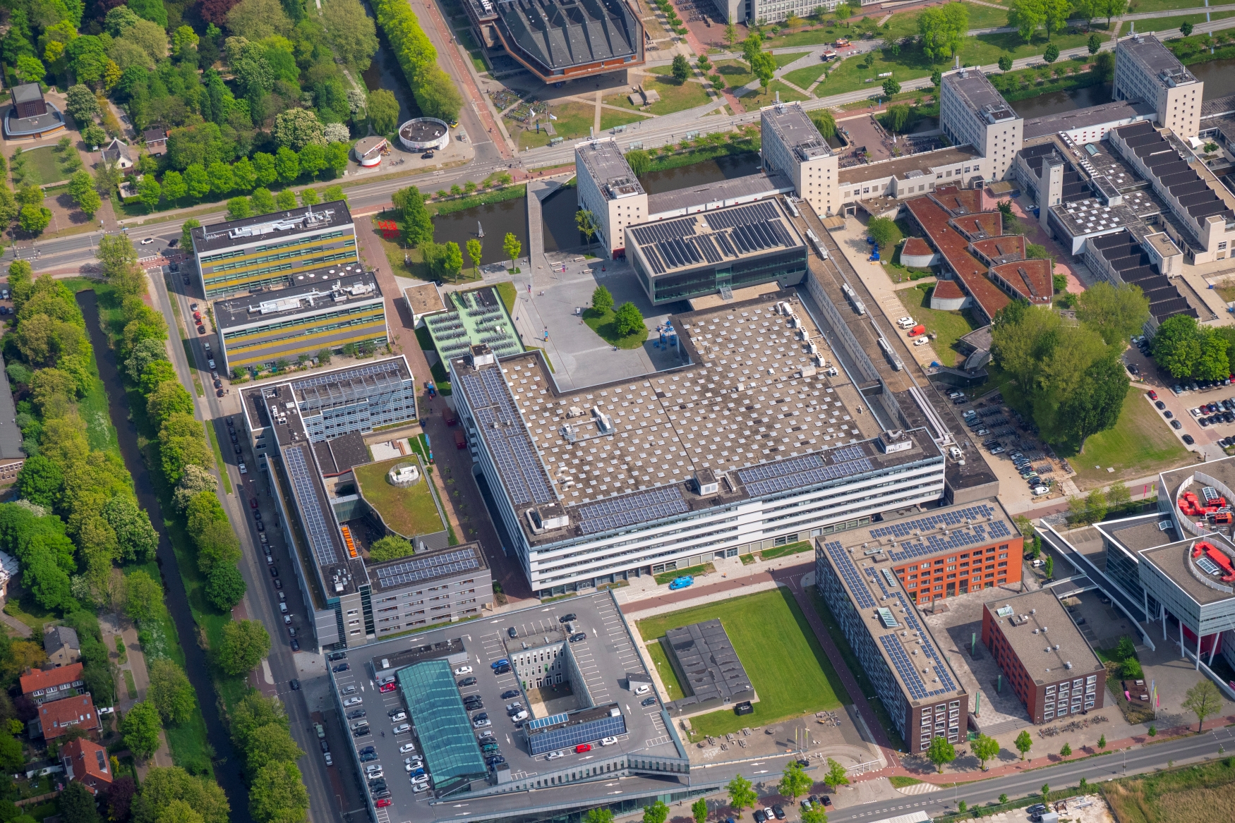 TU Delft campus